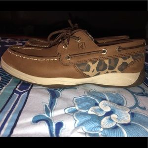 Girls Sperry Intrepid Boat Shoe- Chocolate Leopard